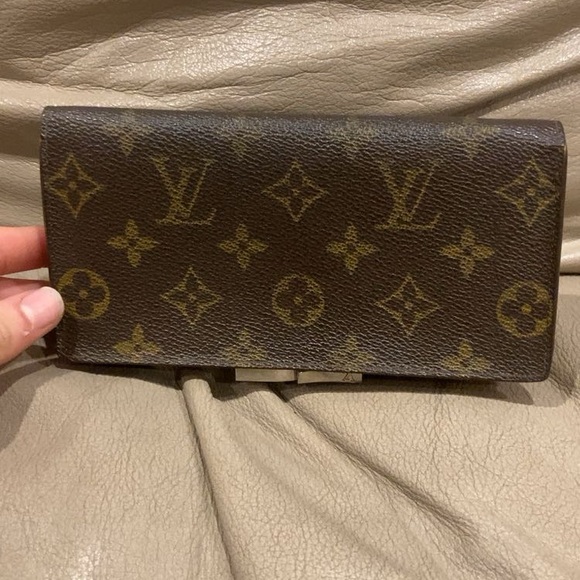Louis Vuitton Monogram Vintage Wallet. Pre-loved. Some wear. - Picture 4 of 6